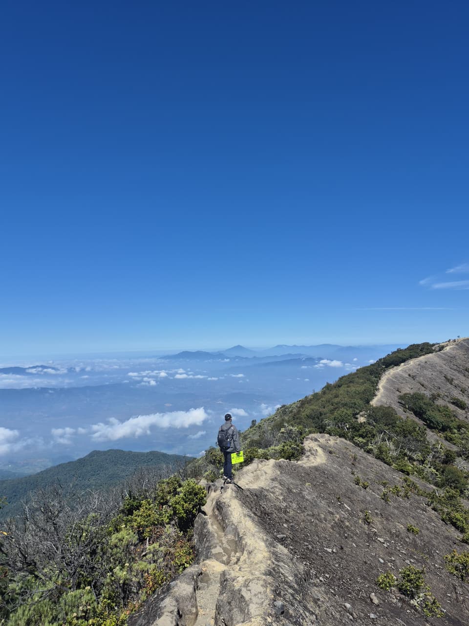 Punggung naga gunung ciremai